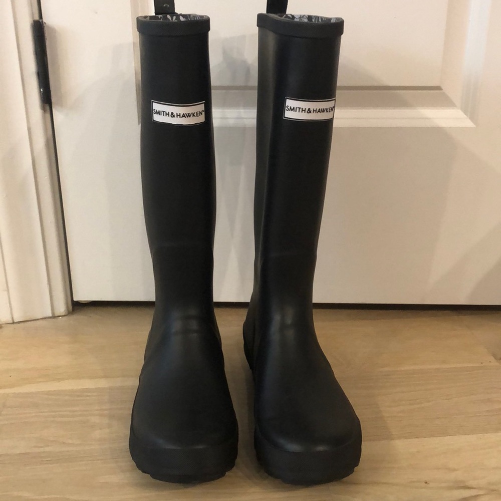 Smith & Hawken Rain Boots in Black. Size 9. Never worn.